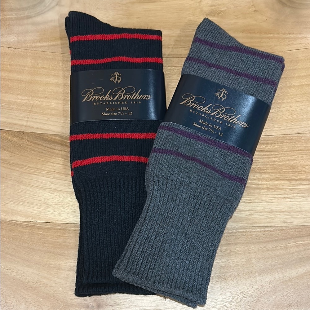 Brooks Brothers Casual Socks in Black and Gray with Ribbed Material